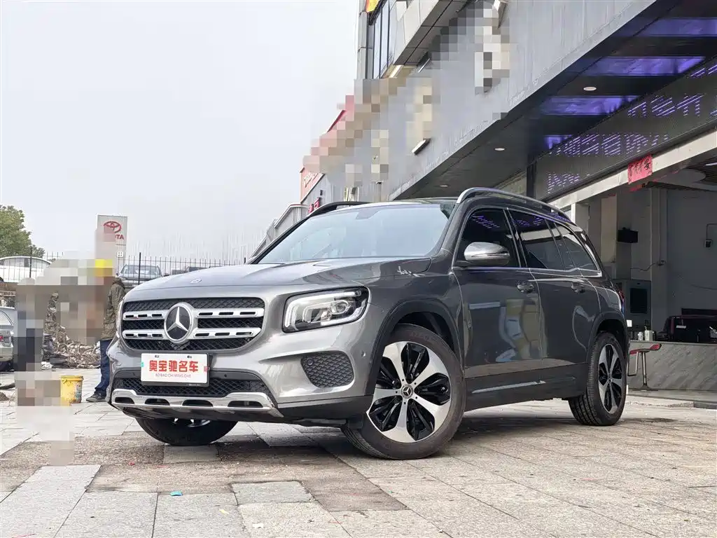 MERCEDES-BENZ GLB