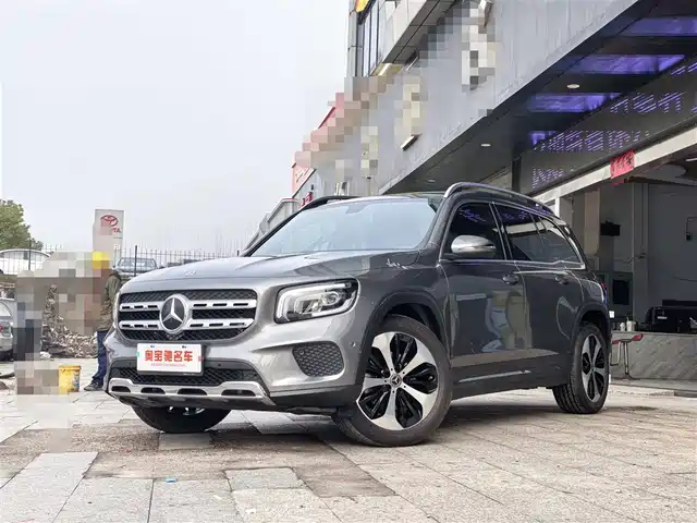 MERCEDES-BENZ GLB