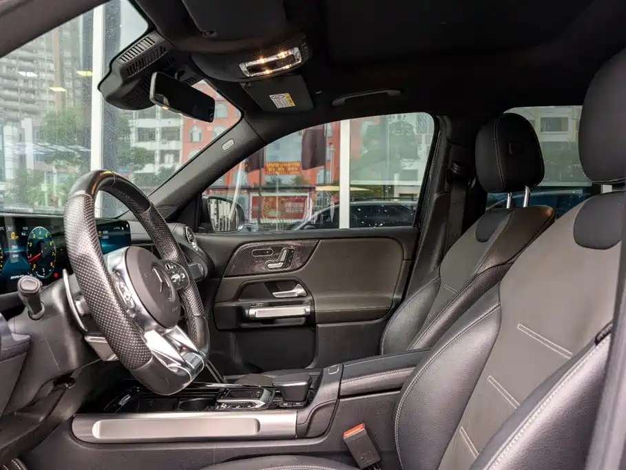 MERCEDES-BENZ GLB AMG