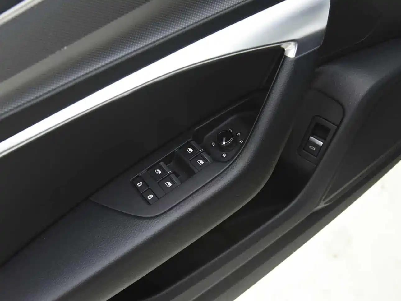 Audi A6L 2021 40 TFSI Luxury Sport фото 7