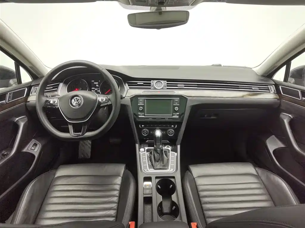 Volkswagen Magotan 2018 Facelift 330TSI DSG Luxury фото 5
