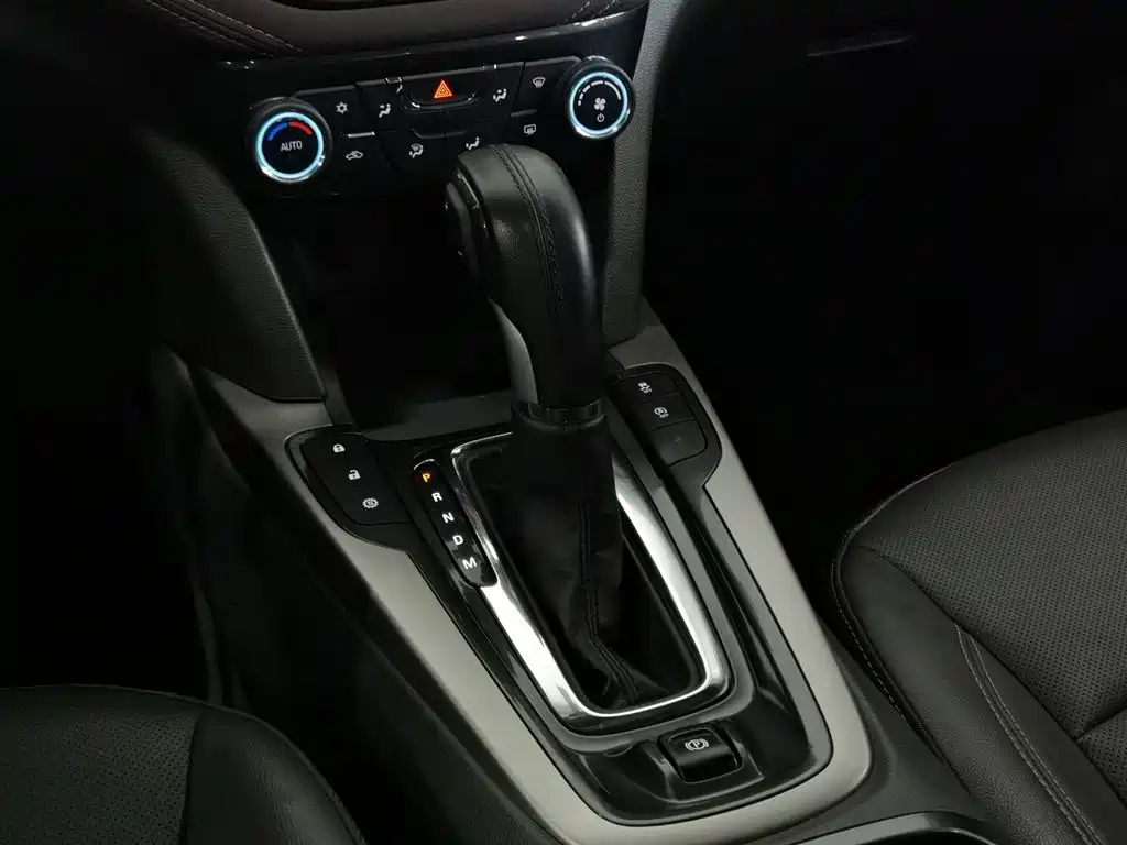 Chevrolet Malibu 2017 1.5T Automatic Luxury Edition фото 13