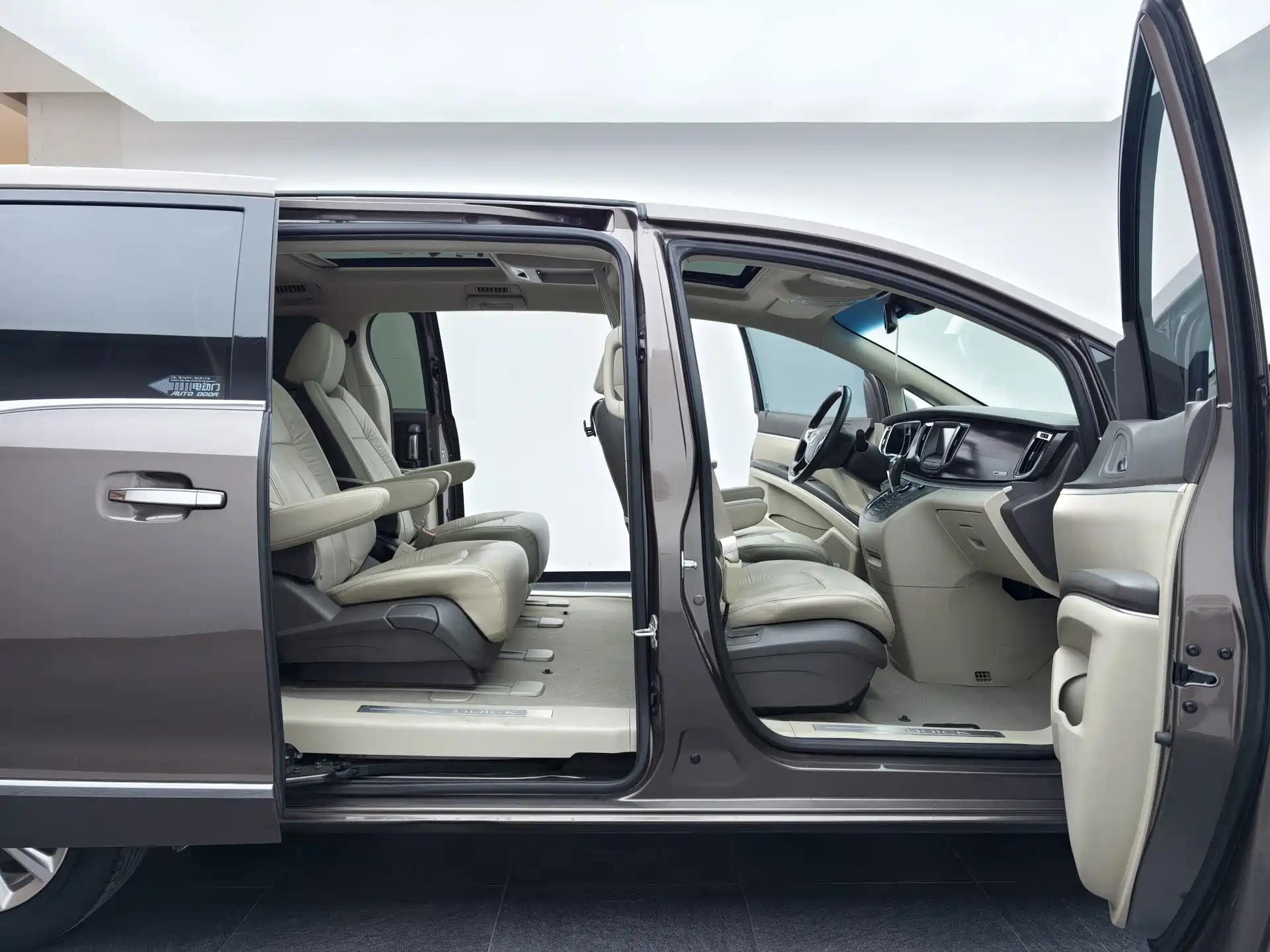 Фото 23 - Buick GL8
