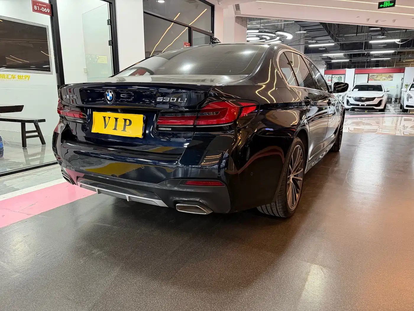 BMW 5 Series 2022 530Li Leading M Sport Package фото 15