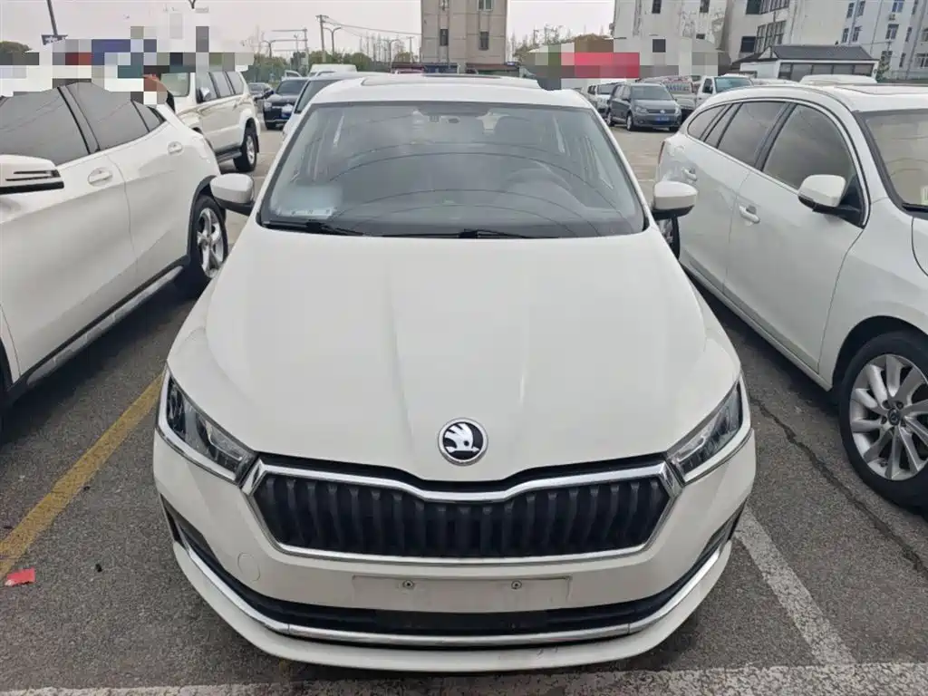 Škoda Skoda Rapid Spaceback 2020 1.5L Auto Comfort фото 3
