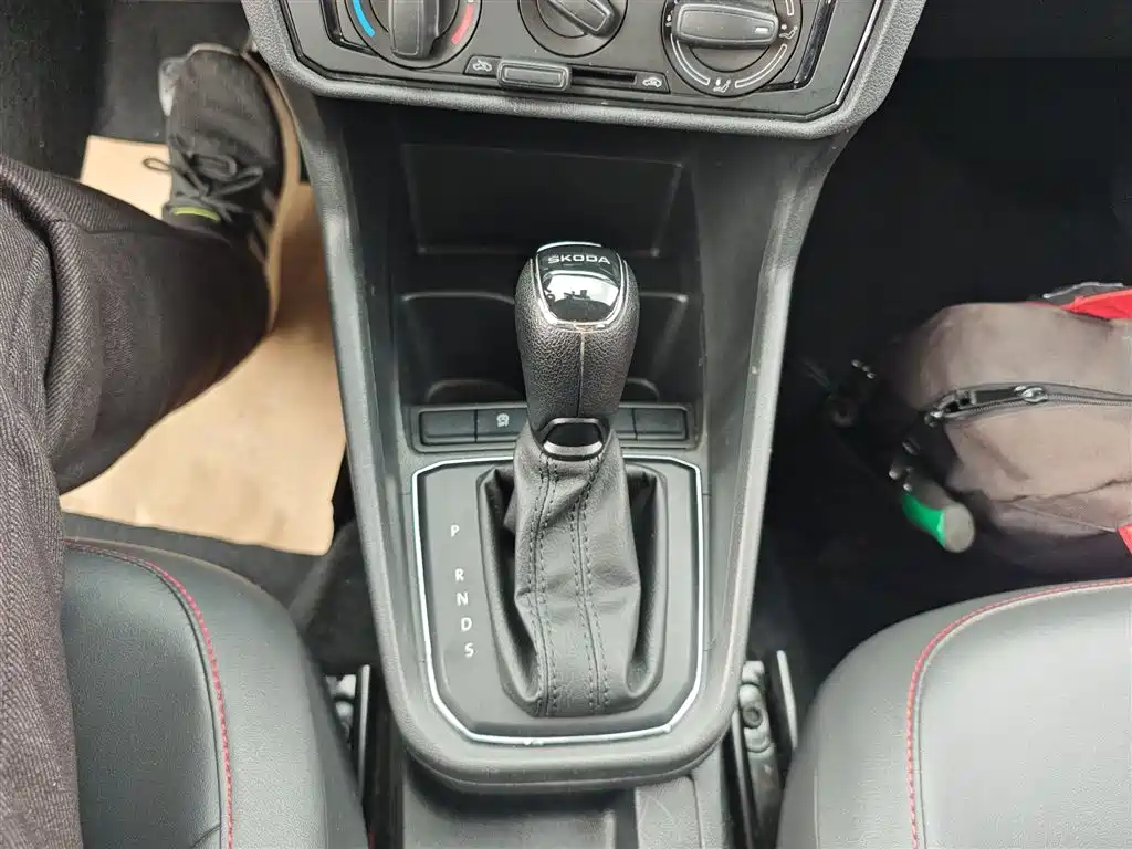Škoda Skoda Rapid Spaceback 2020 1.5L Auto Comfort фото 10