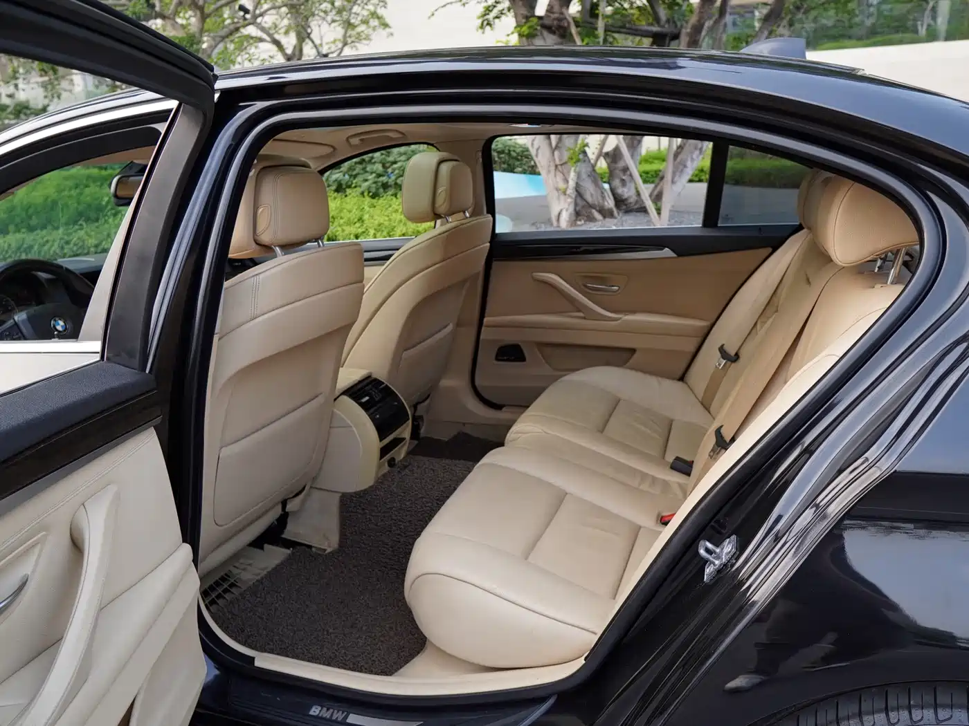 BMW 5 Series 2011 523Li Luxury фото 6