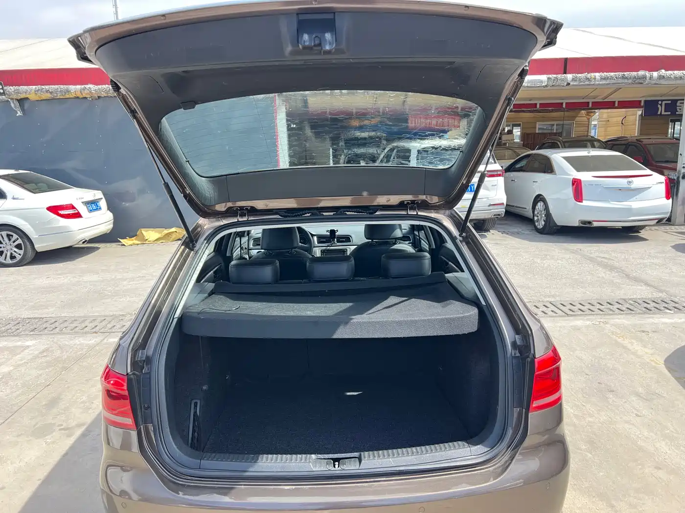 Volkswagen Lavida Tour 2013 1.6L Auto Luxury фото 25