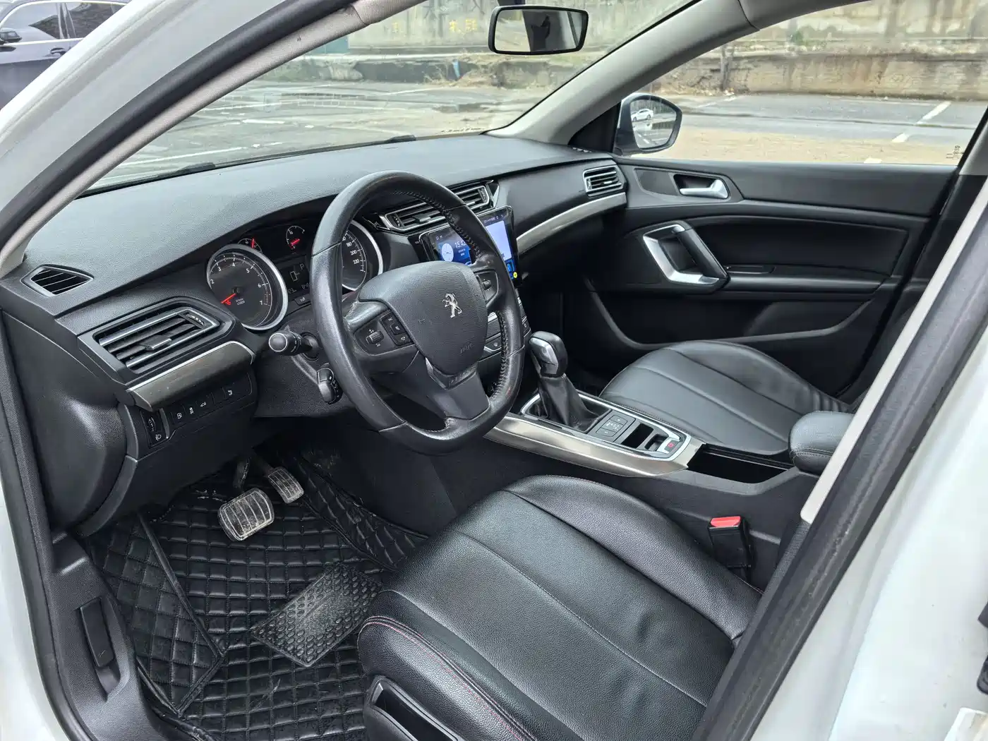 Peugeot 408 2016 1.6T Automatic Luxury Edition фото 8