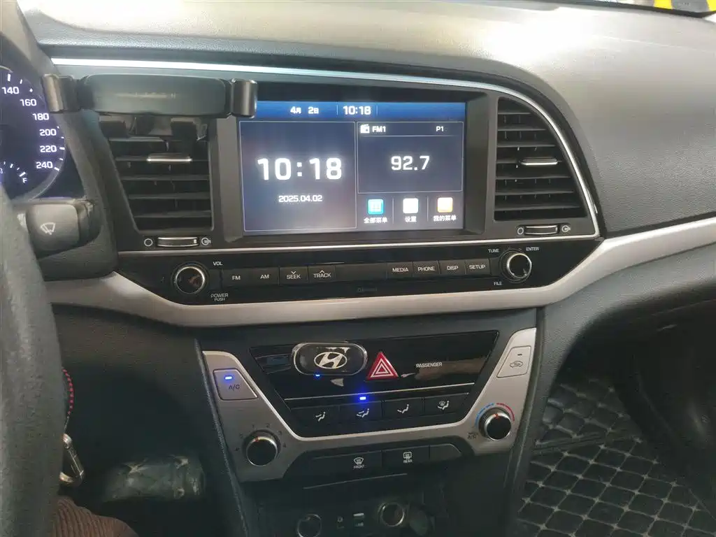 Hyundai Elantra 2016 Model 1.6L Automatic Smart Elite фото 6