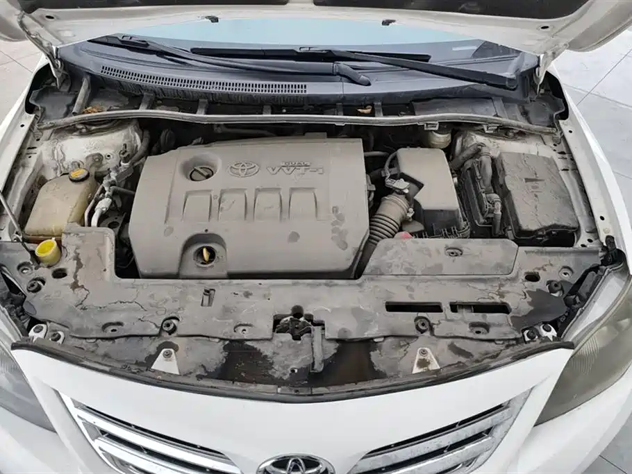 Toyota Corolla 2013 Special Edition 1.8L CVT Ultimate Cool GL-i фото 10