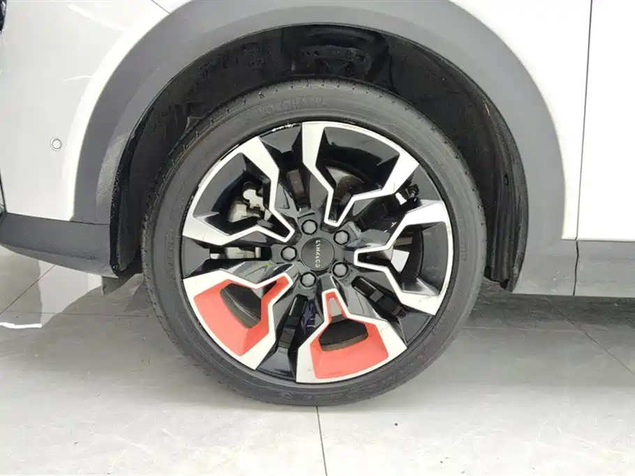 Lynk & Co 06 2020 1.5T Halo фото 6