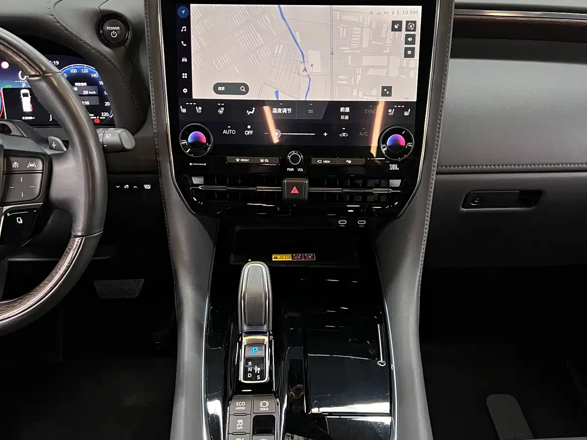 Toyota Vellfire 2024 Crown Hybrid 2.5L Executive Premium Edition фото 16