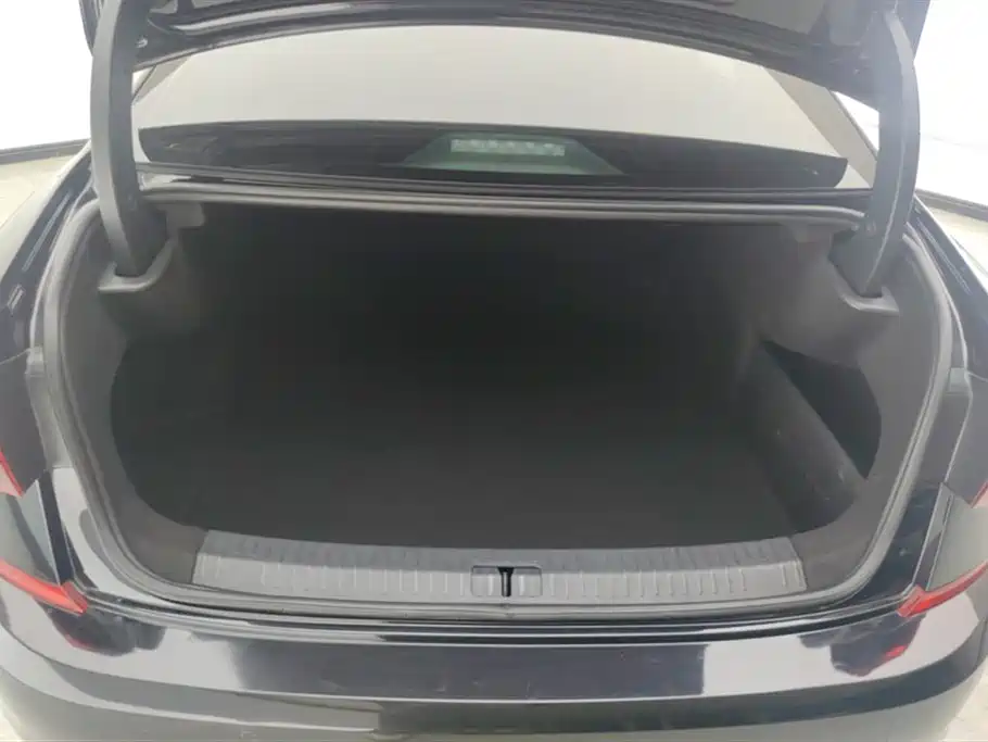 Volkswagen Passat 2021 Model 330TSI Elite Edition фото 4