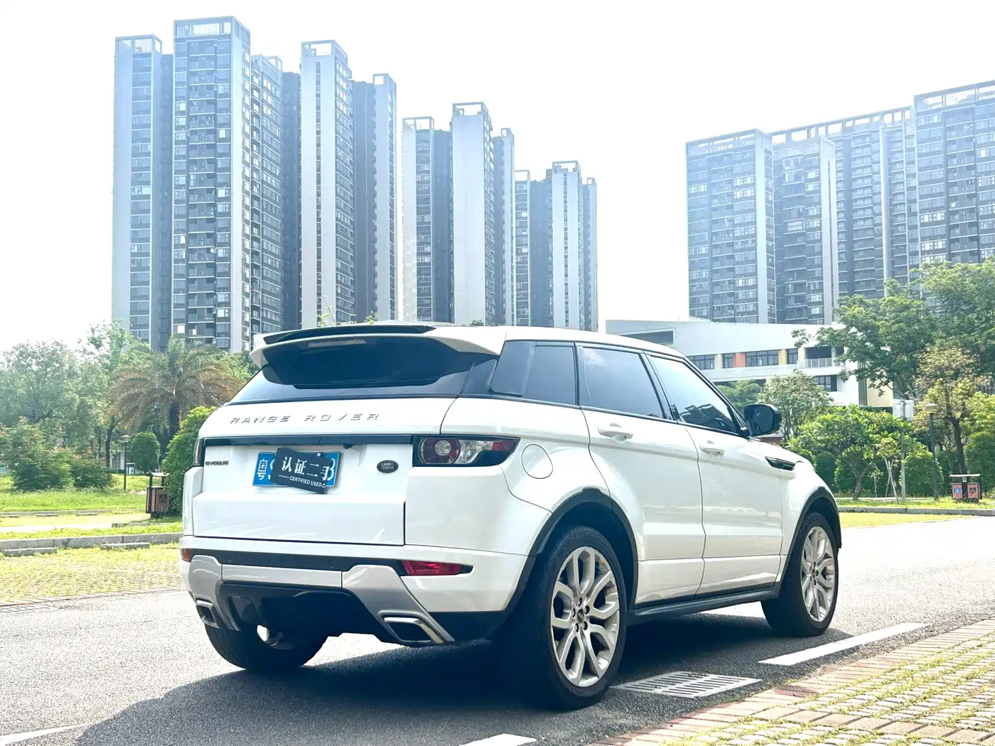 Land Rover Range Rover Evoque (Import) 2013 2.0T 5-door Dynamic Edition фото 8