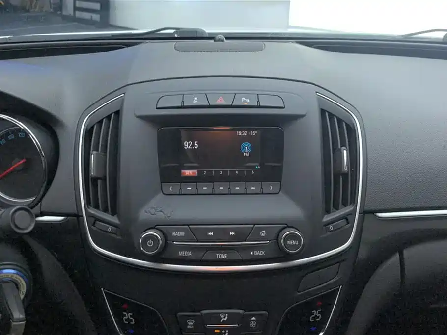 Buick Regal 2015 1.6T Leading Tech Edition фото 13