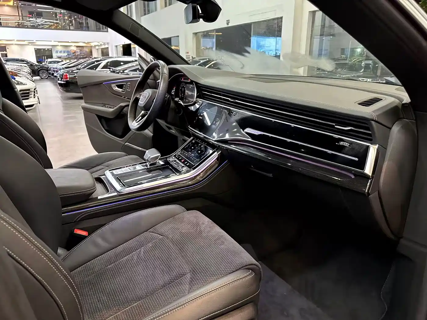 Audi Q8 2020 2021 Model 55 TFSI Premium Dynamic