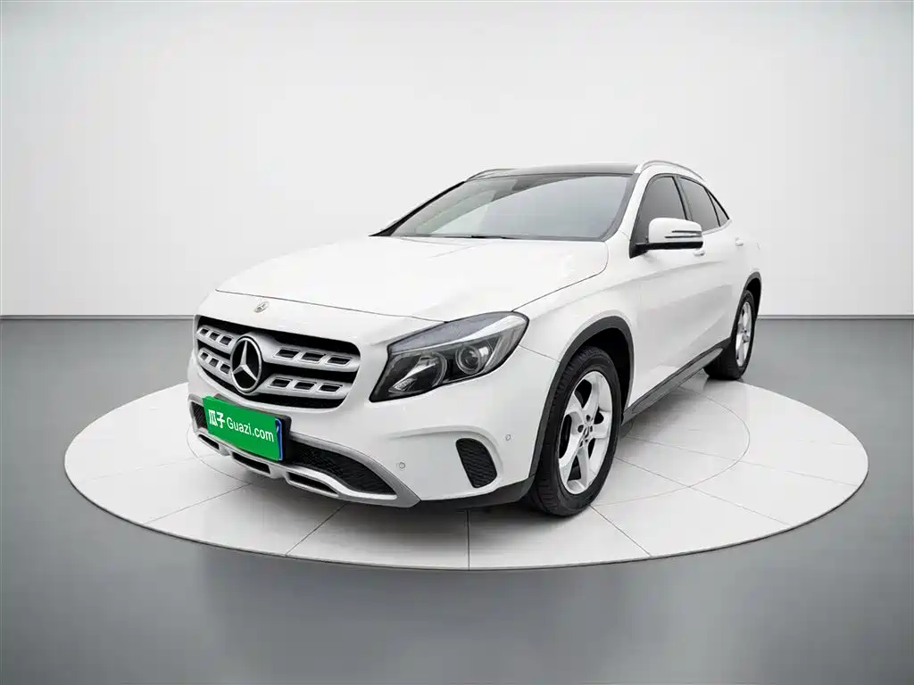 Mercedes-Benz GLA 2017 GLA 200 Dynamic фото 2