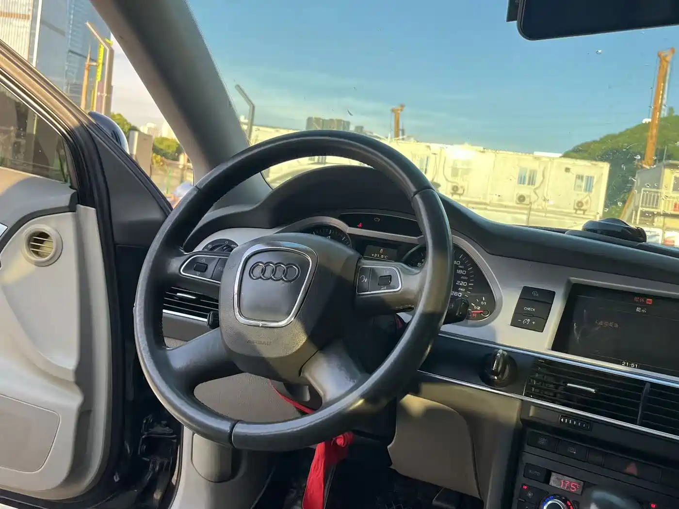 Фото 5 - Audi A6L