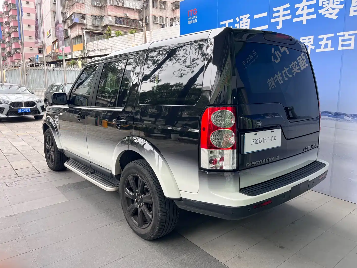 Land Rover Discovery 2013 3.0 SDV6 HSE Diesel фото 5