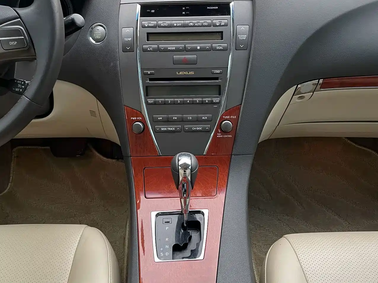 Фото 7 - Lexus ES