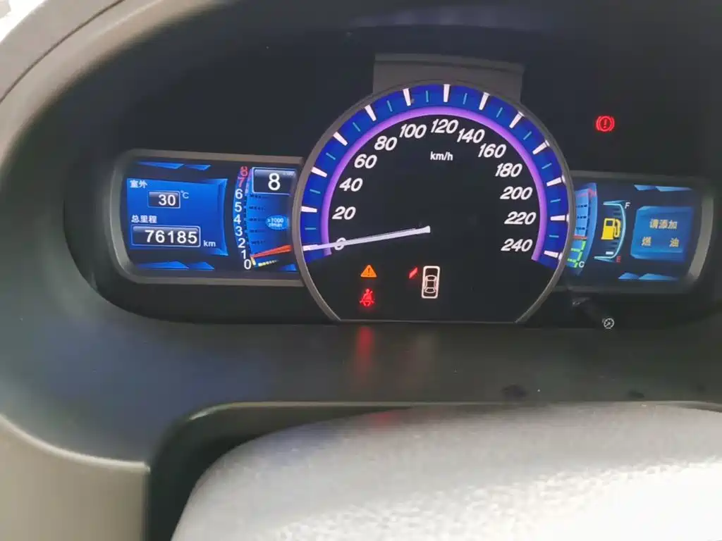 Фото 12 - BYD S6