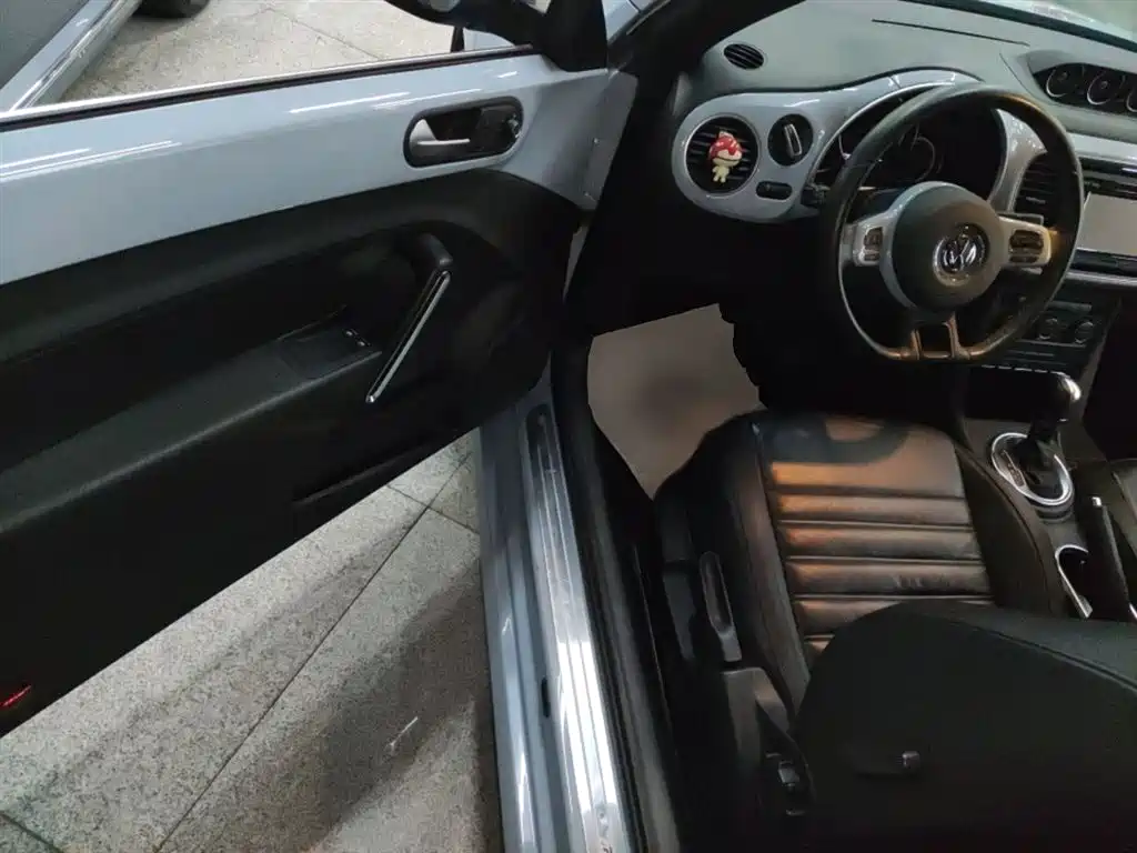 Volkswagen Beetle 2015 280TSI фото 12
