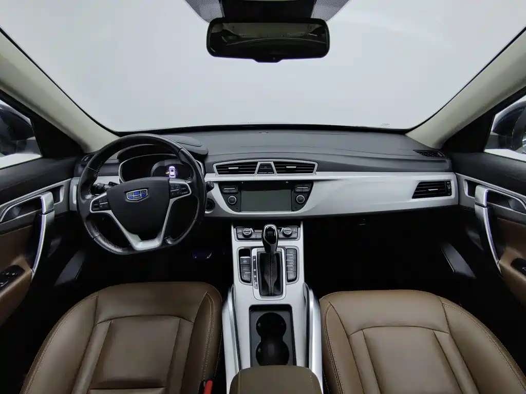 Фото 5 - Geely Atlas