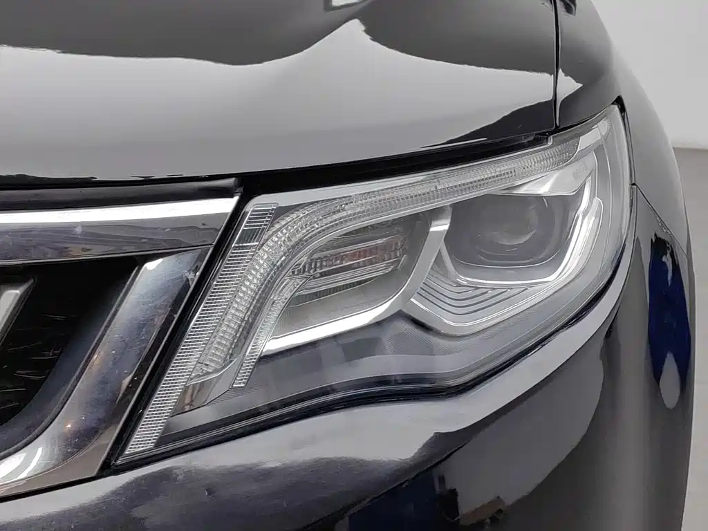 Фото 7 - Geely Atlas