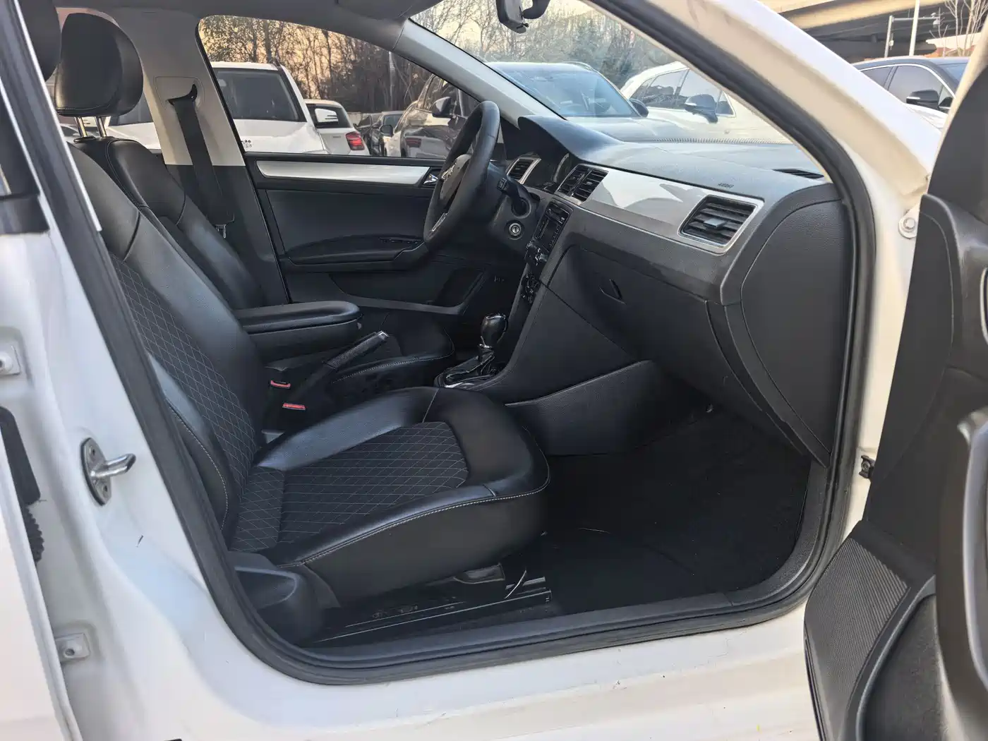 Škoda Rapid 2019 1.5L Automatic Comfort Version China VI фото 6