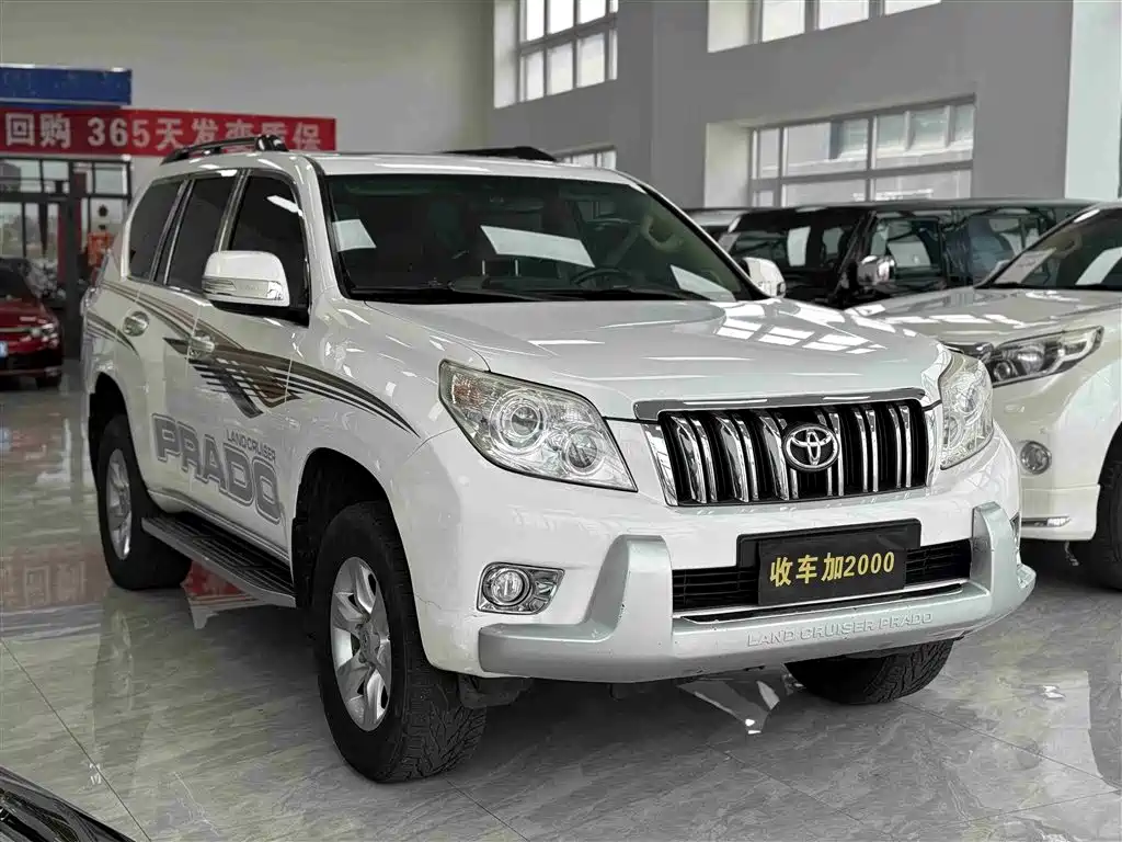 Toyota Prado 2010 4.0L Automatic TX-L фото 3