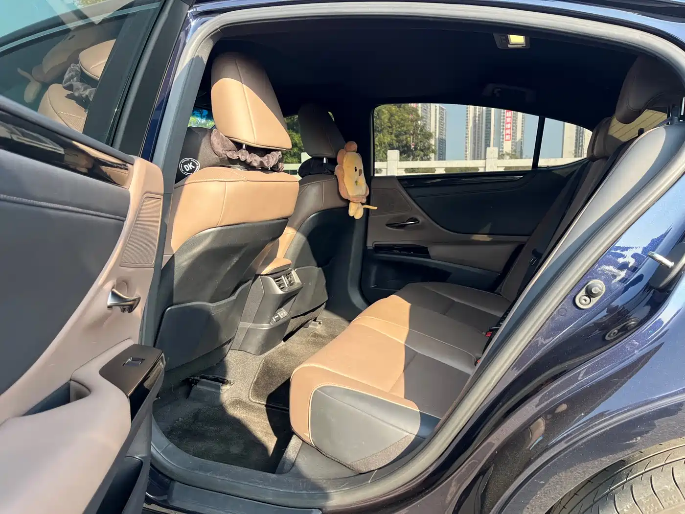 Lexus ES 2023 200 Excellence Edition фото 4