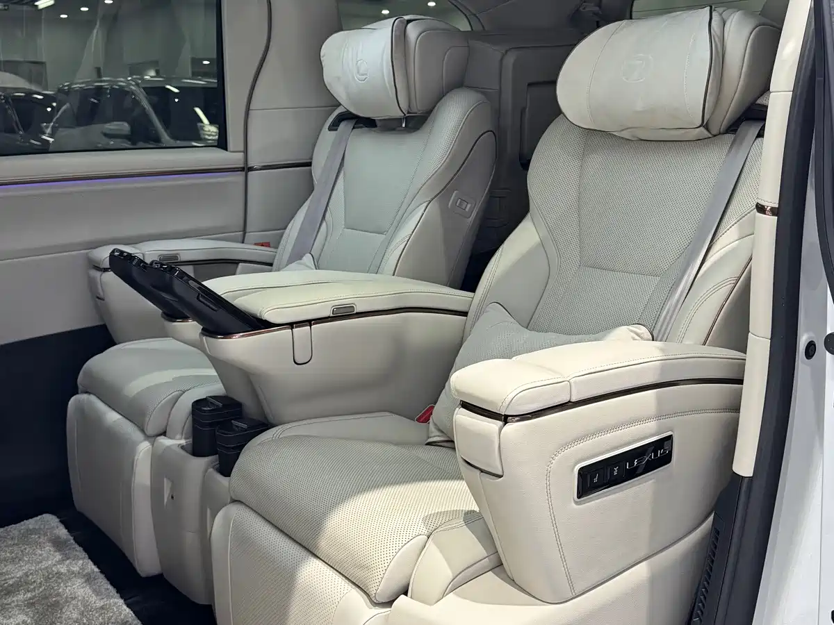 Lexus LM 2026 2025 Model 500h Six-Seater Prestige Edition