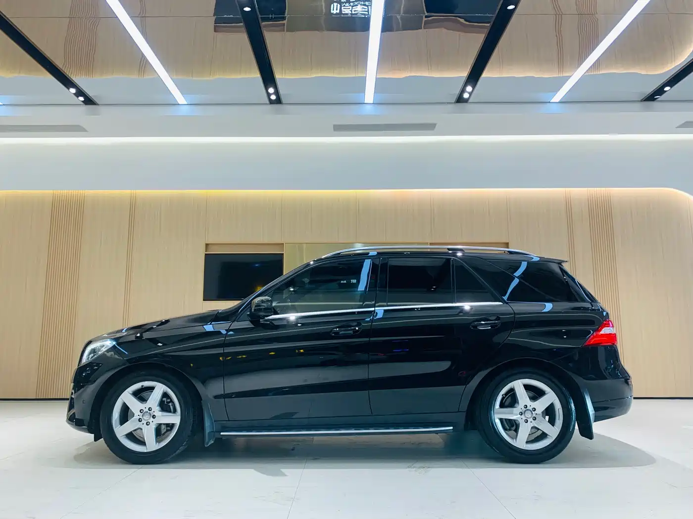 Mercedes-Benz M-Class 2014 ML 400 4MATIC Luxury фото 3
