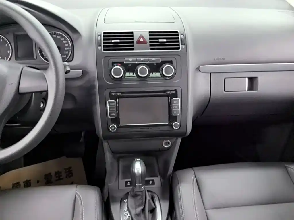 Volkswagen Touran 2015 2014 1.4T DSG 30th Anniversary Edition