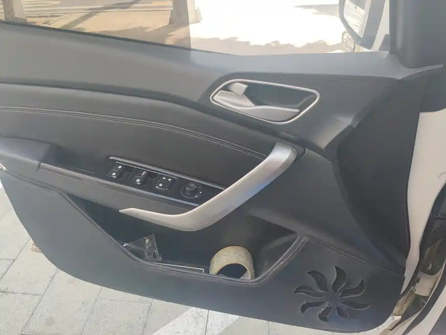 Baojun 310W 2018 2018 1.5L Auto Fashion China V