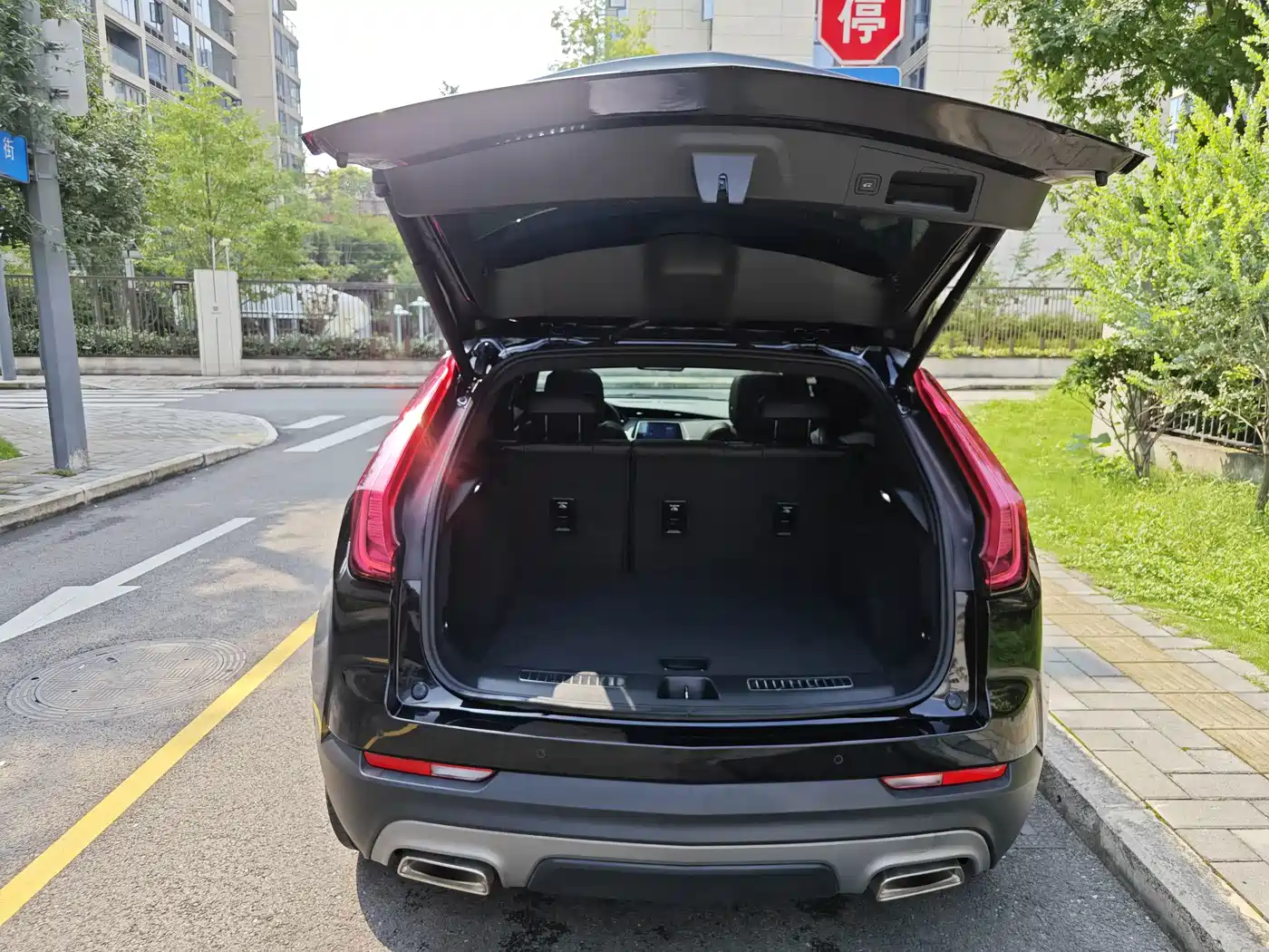 Cadillac XT4 2023 2023 Model Year 28T Two-Wheel Drive Luxury Model