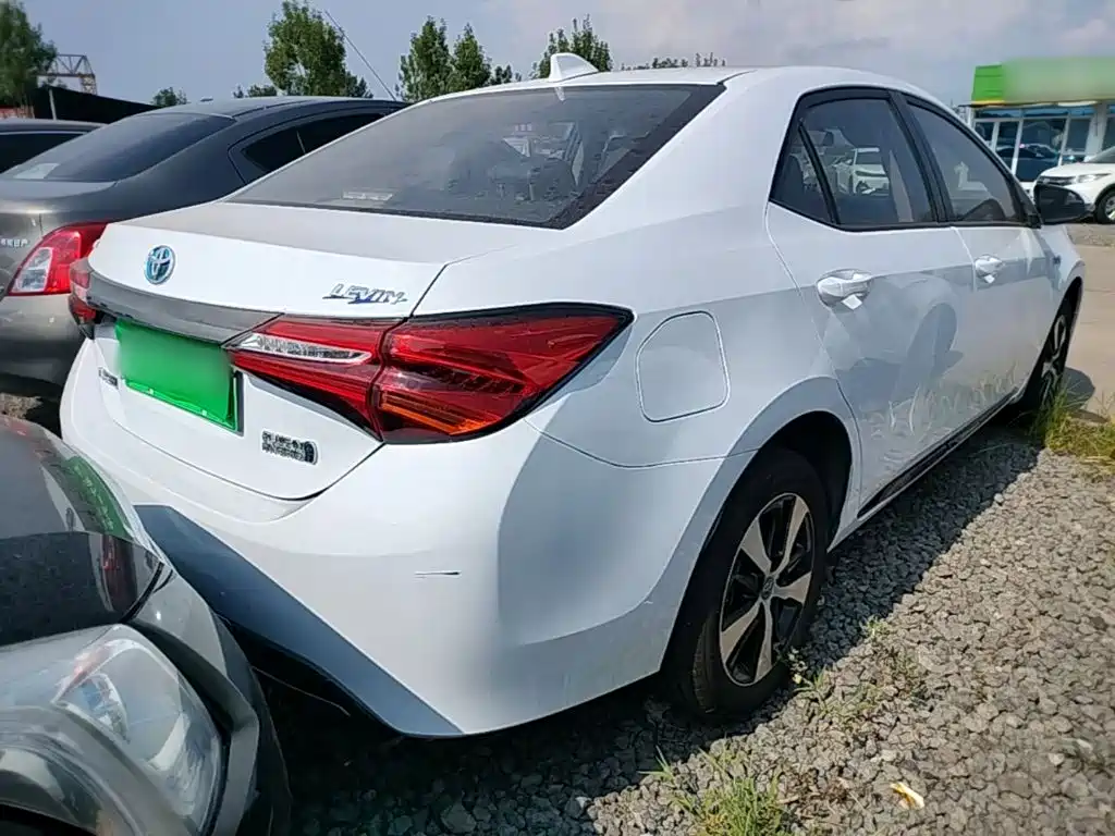Toyota Levin Twin Engine E+ 2019 2019 1.8PH V E-CVT Luxury Edition