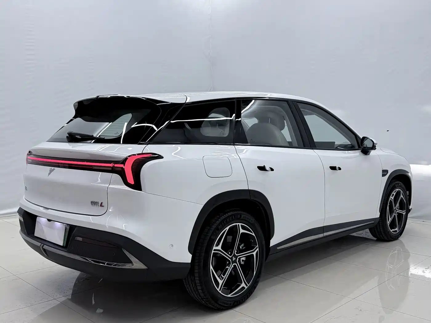 Nezha Auto Nezha L 2026 2024 Extended Range 310 Flash Charge Red Edition