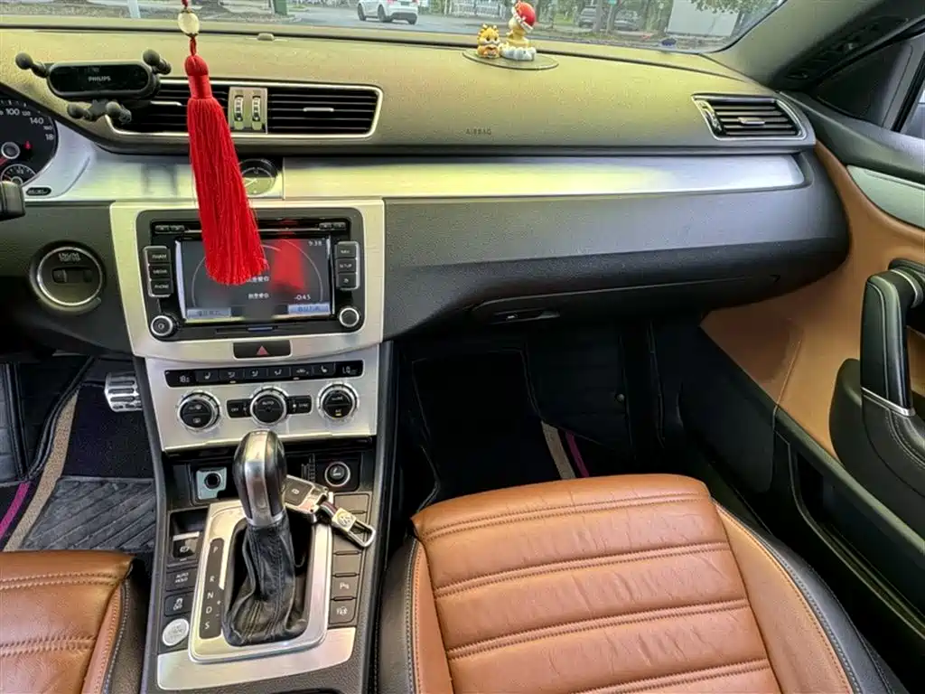 Volkswagen FAW-Volkswagen CC 2016 Model 1.8TSI Luxury фото 8