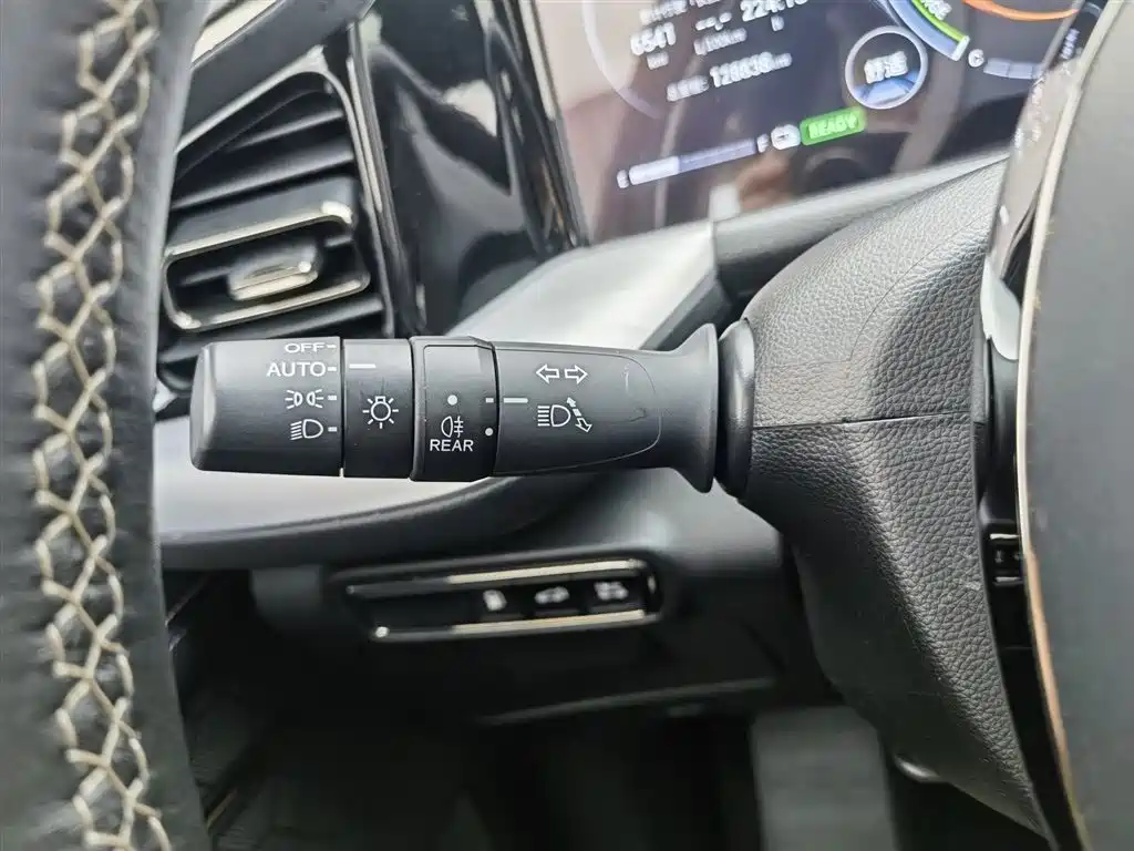 GAC Trumpchi Trumpchi GS8 2022 Dual Engine Series 2.0TM 2WD Premium Edition (7-Seater) фото 21
