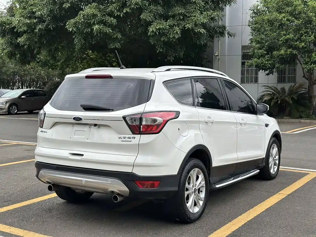 Photo 6 - Ford Kuga