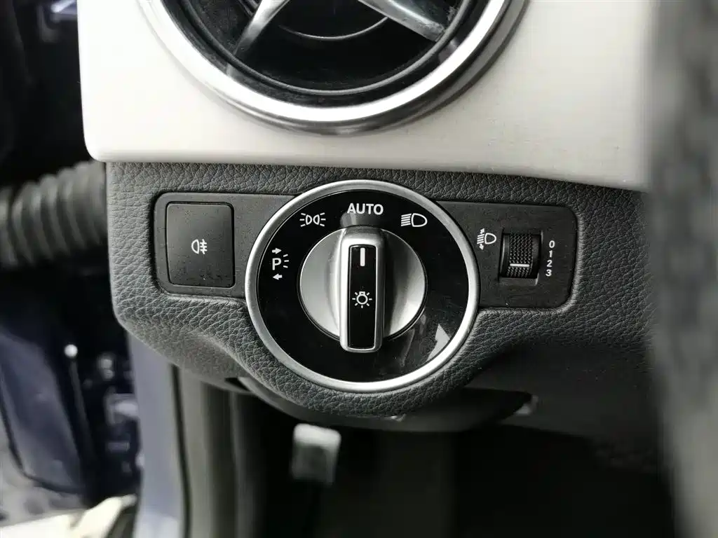 Mercedes-Benz GLK-Class 2013 GLK 300 4MATIC Dynamic Sunroof фото 21