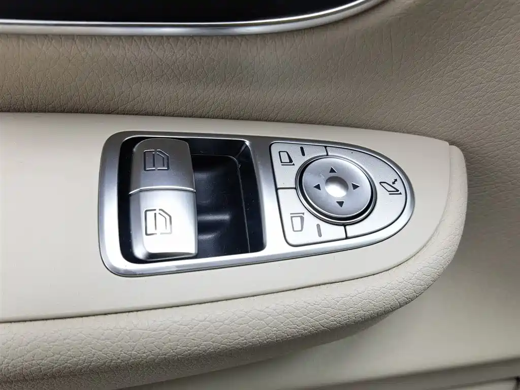 Mercedes-Benz V-Class 2021 V 260 Pilot Edition фото 9