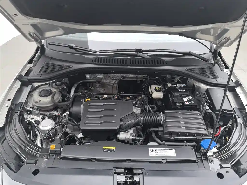 Volkswagen Lavida 2021 1.5L Automatic Vision Edition фото 6