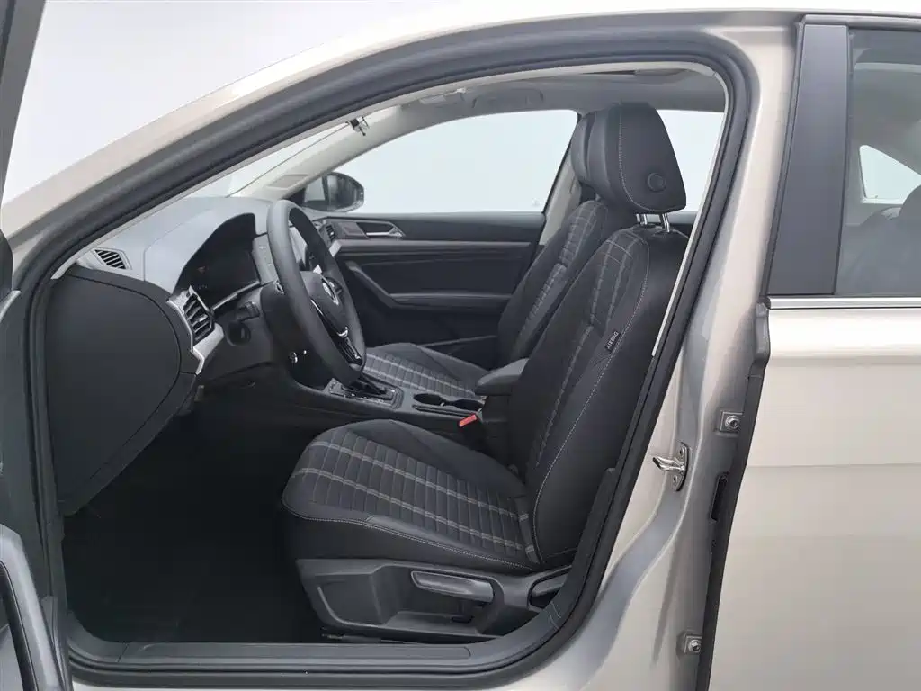 Volkswagen Lavida 2021 1.5L Automatic Vision Edition фото 10