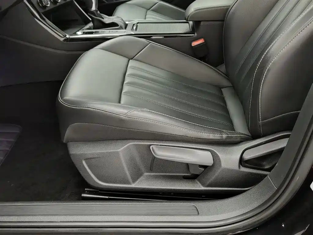 Volkswagen Passat 2019 Model 280TSI Business Edition China VI фото 20