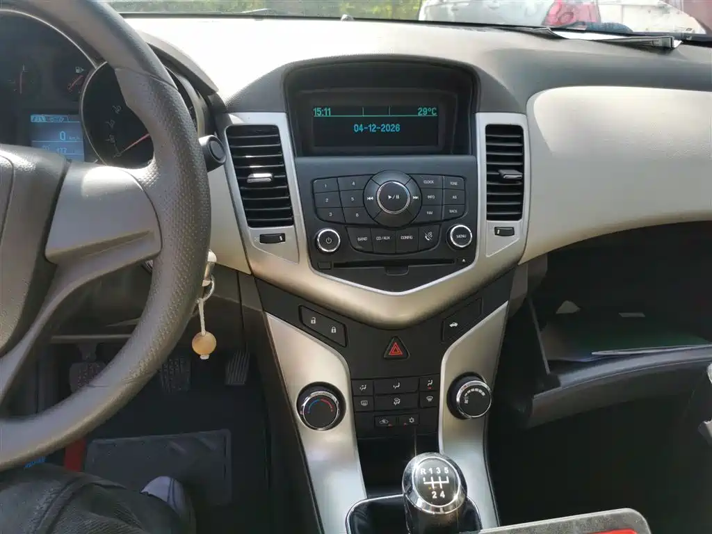 Chevrolet Cruze 2015 1.5L Classic SL MT фото 13