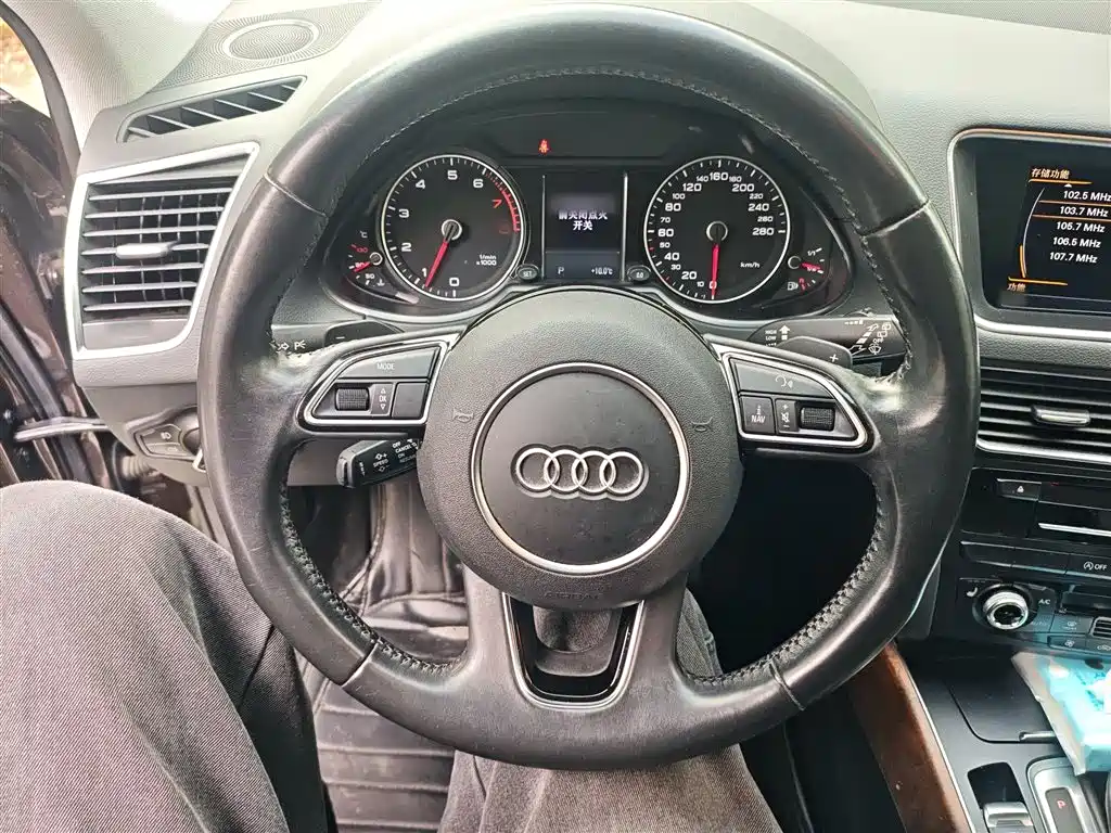 Audi Q5 2016 40 TFSI Comfort Model фото 3