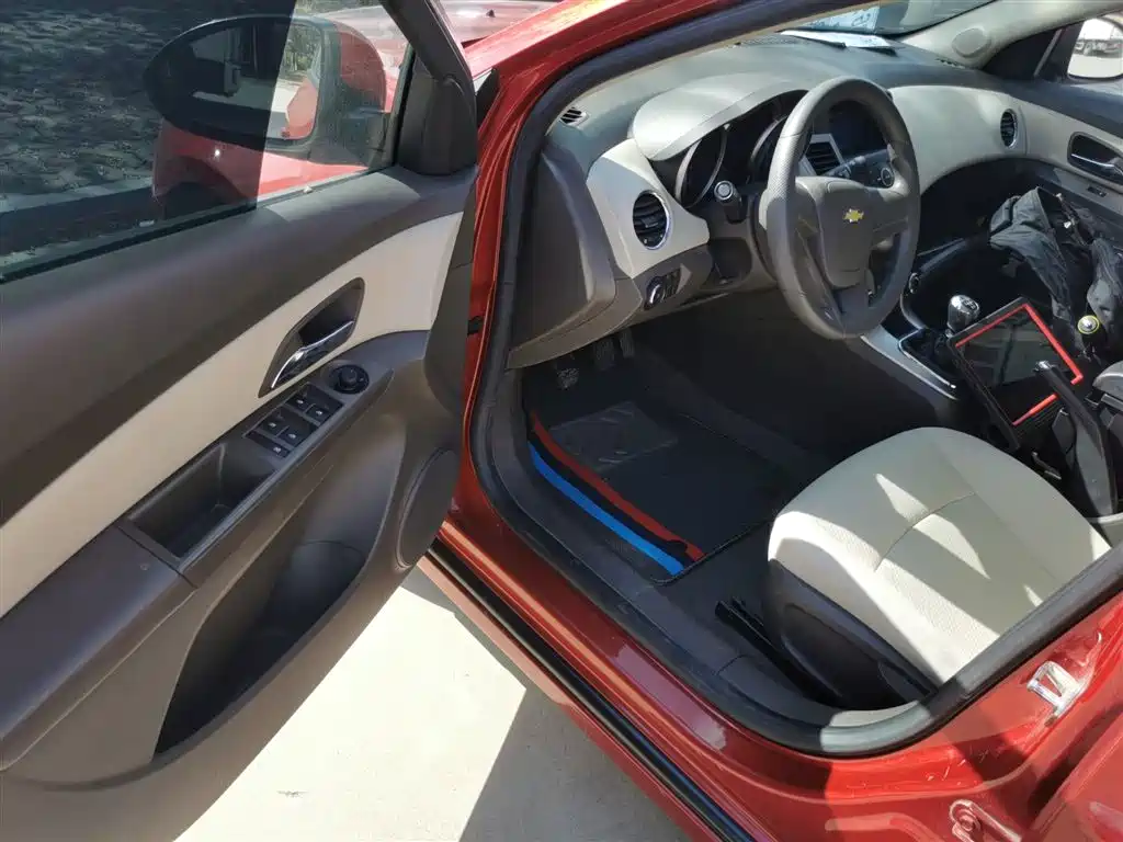 Chevrolet Cruze 2015 1.5L Classic SL MT фото 15